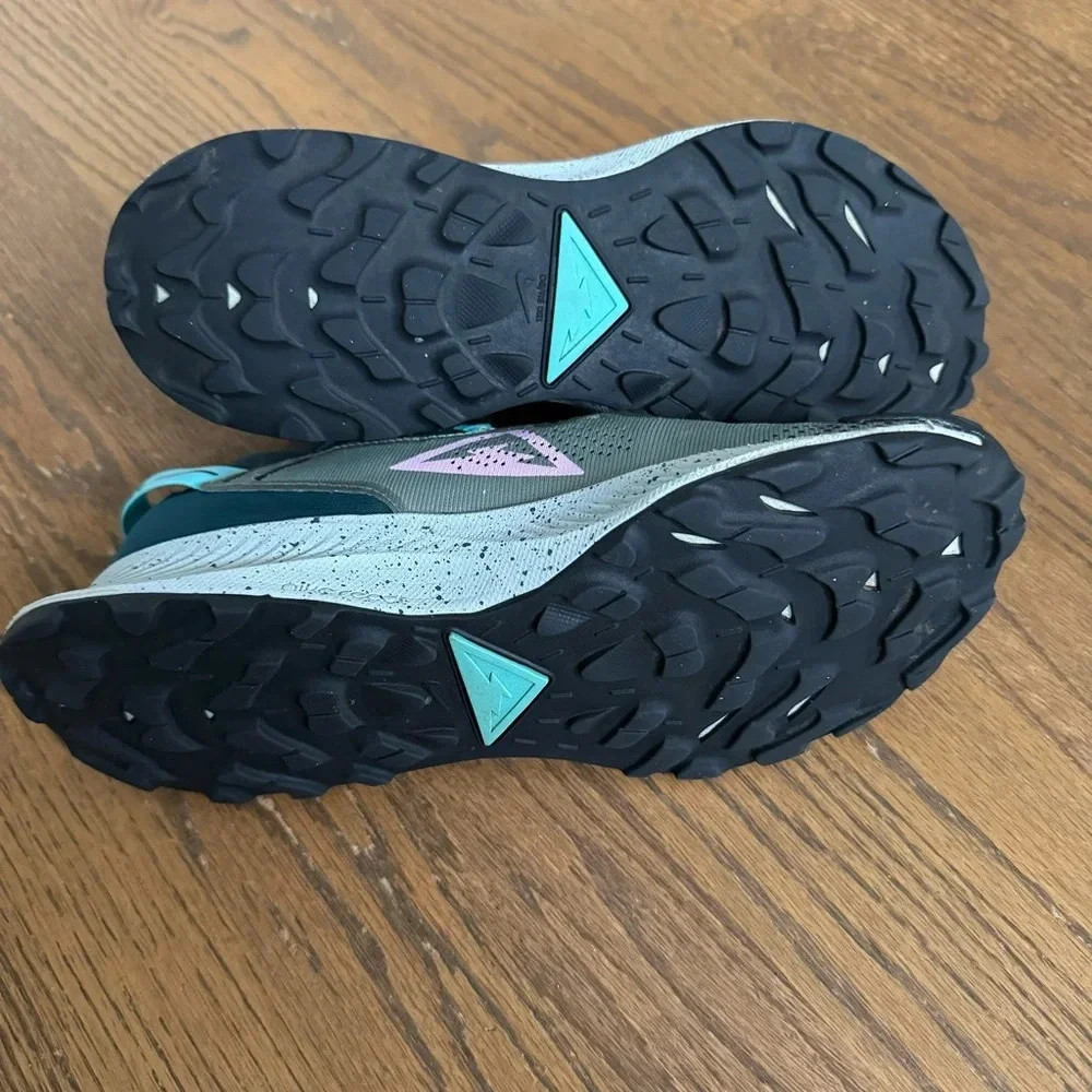 Nike Women's Pegasus Trail 2 Spiral Sage CK4309-300 Trail Running size 9.5